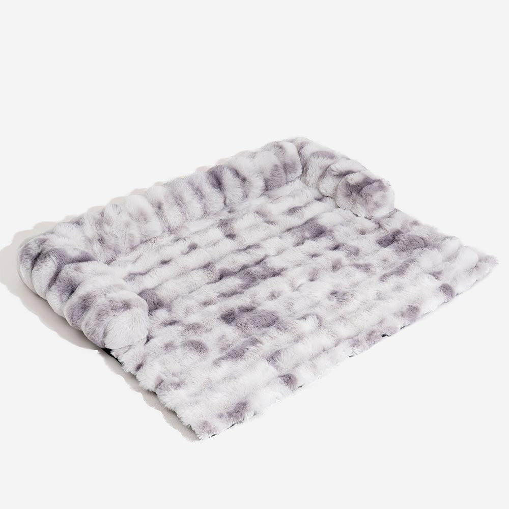 Plush Anti-Slip Dog Sofa Mat – Calming & Protective