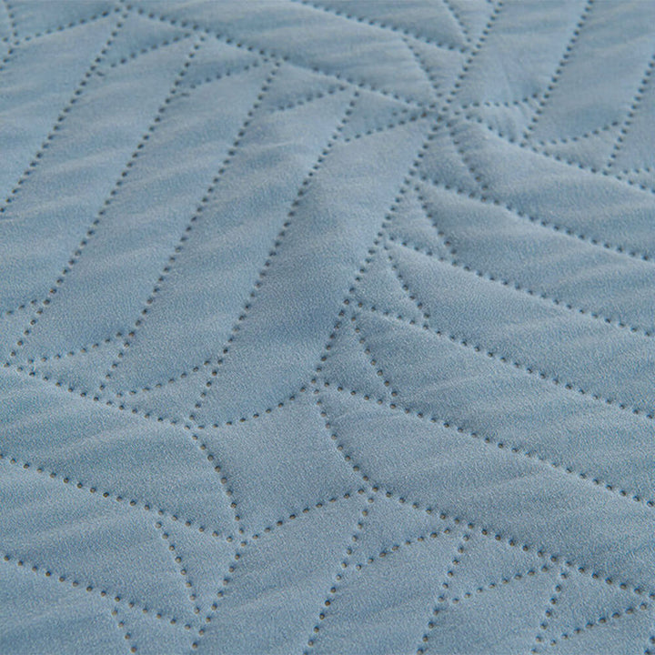 Multifunctional Water-resistant Urine Proof & Washable Pet Blanket Bed Cover